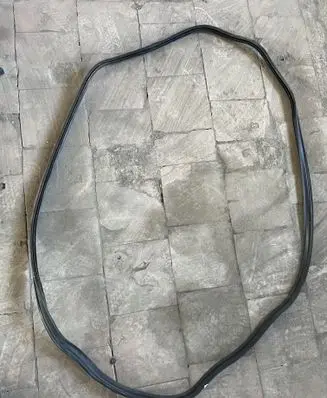 Trunk rubber seal (body)