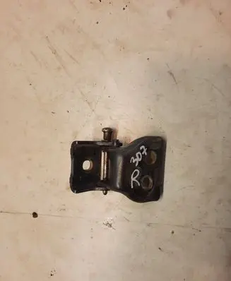 Peugeot 307 Front door lower hinge 