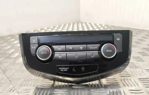 Nissan X-Trail T32 Climate control unit 9768X887035P