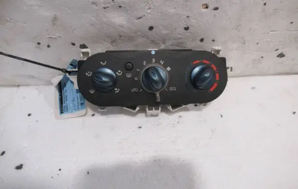 Renault Twingo II Climate control unit 69837002