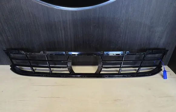 BMW 5 G30 G31 Front bumper lower grill 9463474
