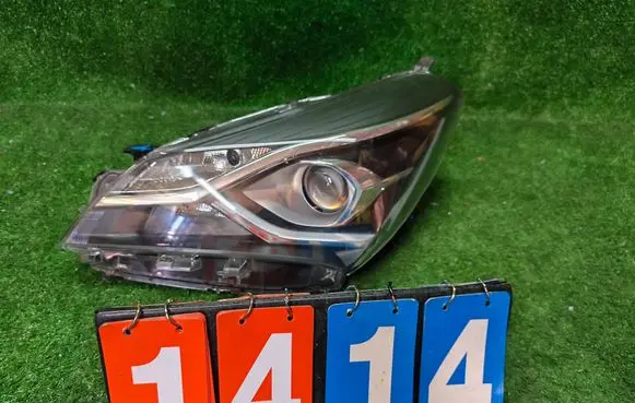 Toyota Yaris Headlight/headlamp