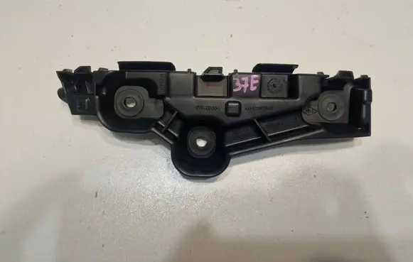 Dacia Sandero II Front bumper mounting bracket 631427692R