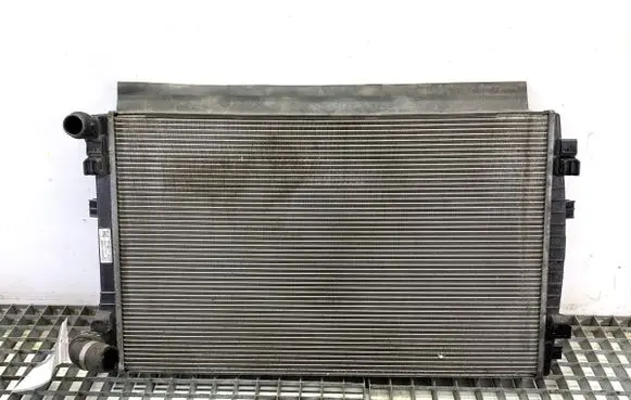 Volkswagen PASSAT B8 Coolant radiator 5Q0121251EM