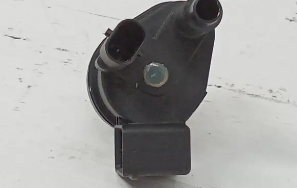Audi TT TTS RS Mk3 8S Vacuum valve 06H905517T