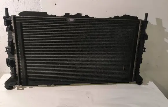 Ford Focus C-MAX Coolant radiator 3M5H8005TJ 15DEC200322