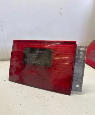 Tailgate rear/tail lights