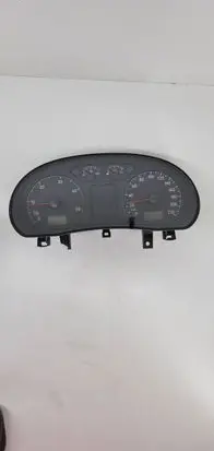 Volkswagen Polo Speedometer (instrument cluster) 6Q0920800M