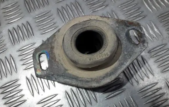 Peugeot 406 Engine mount bracket 9604338880 96043388-80