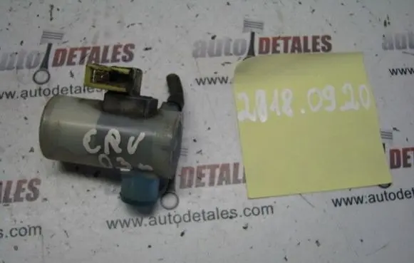 Honda CR-V Windscreen/windshield washer pump