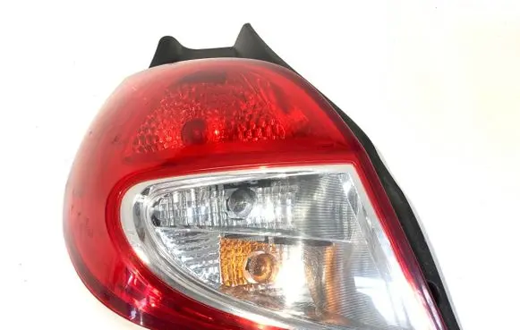 Renault Clio III Rear/tail lights 8200886944