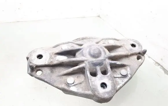 Volkswagen Touareg I Coil spring mount 412391B