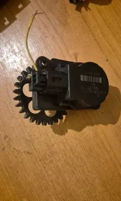 Opel Insignia A Air flap motor/actuator 16456433R5 13372986