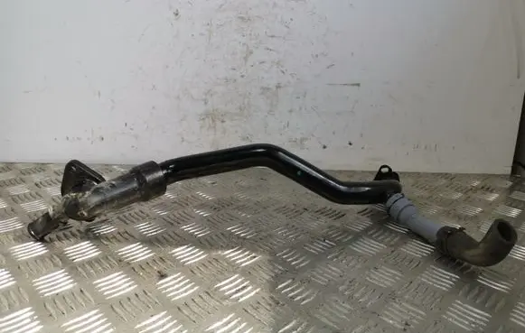 Coolant pipe/hose