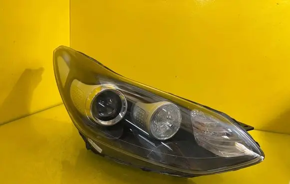 KIA Sportage Headlight/headlamp 92102-F1010