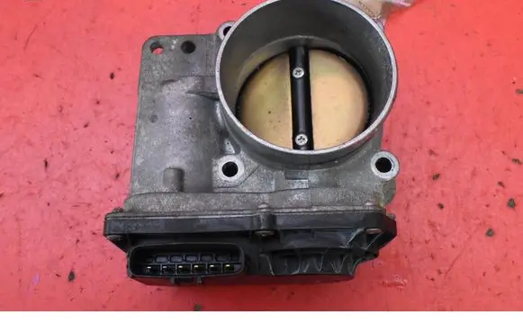 Volvo S60 Throttle body valve 30711551