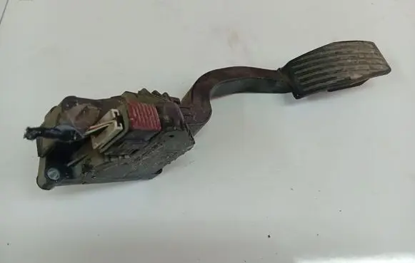 Fiat Grande Punto Accelerator throttle pedal 55702020