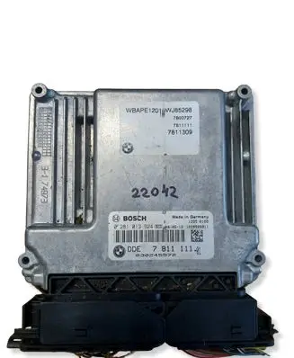 BMW X3 E83 Engine control unit/module 0281013924 7811111 030245572
