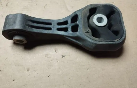 Honda CR-Z Engine mount bracket