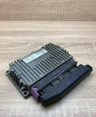 Renault Scenic I Engine control unit/module ECU HOM7700112928 S105280017A WITHPLUG