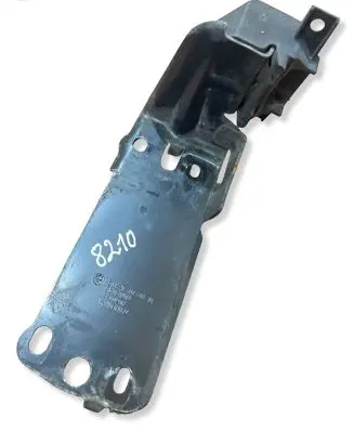 BMW 3 E90 E91 Radiator mount bracket 7117811
