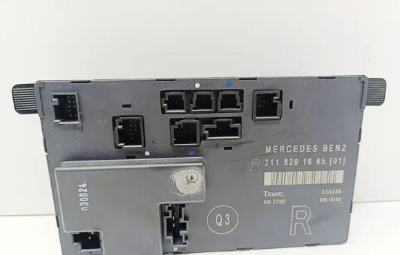 Mercedes-Benz E W211 Door control unit/module 2118201685