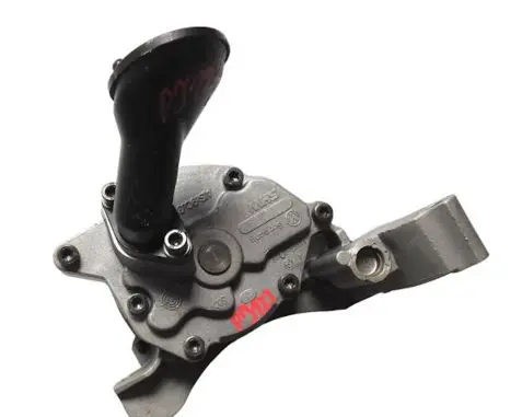 Volkswagen Polo IV 9N3 Oil pump 03C105Q 03C103669E