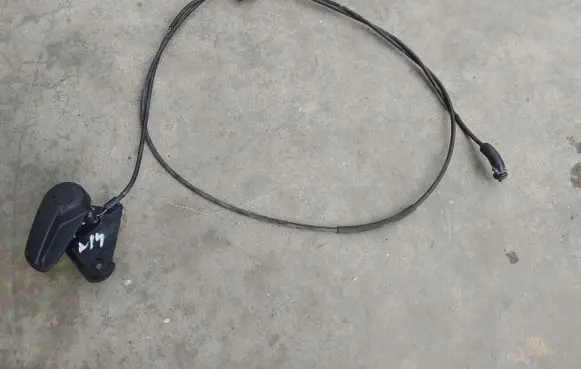 Ford Mondeo MK IV Engine bonnet/hood lock release cable 