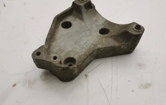 BMW X5 E70 A/C compressor mount bracket 7799863 64557799863