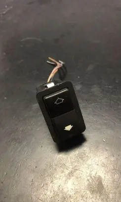 BMW 7 E38 Electric window control switch 8352148