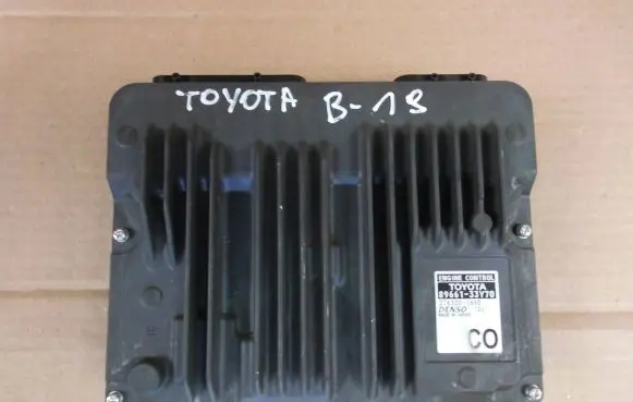 Toyota Camry VIII XV70 Engine control unit/module 8966133Y70