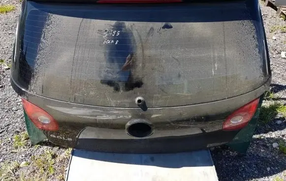 Volkswagen Golf V Tailgate/trunk/boot lid juodas