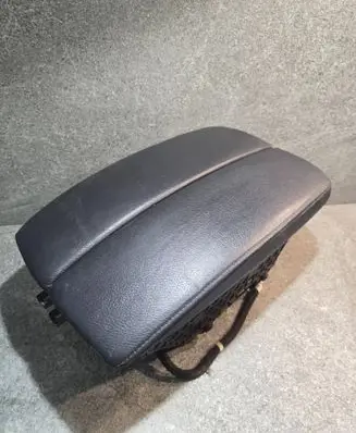 BMW X5 E70 Armrest 011898102 5169115084