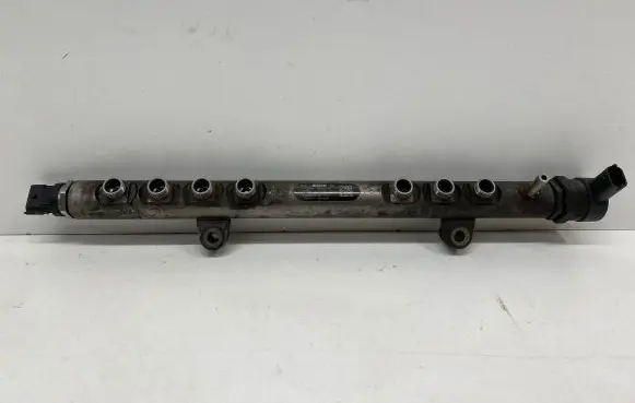 Volvo V60 Fuel main line pipe 30777759 044620L5 0445215025