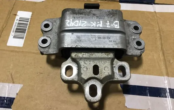 Volkswagen Passat Alltrack Gearbox mount 3C0199555