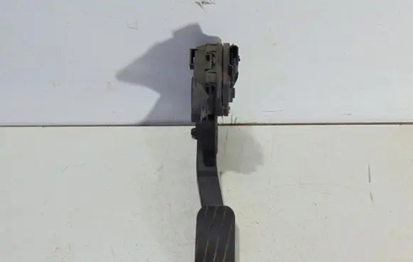 Renault Master III Accelerator throttle pedal 8200672367