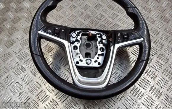 Opel Insignia A Steering wheel 13316540