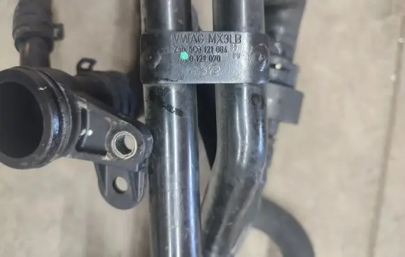 Volkswagen PASSAT B7 USA Engine coolant pipe/hose 5C0121064