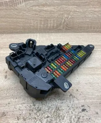 BMW 5 E60 E61 Fuse module 6906618 6906619