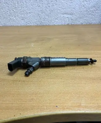 BMW 5 E60 E61 Fuel injector 0445110212 7794652