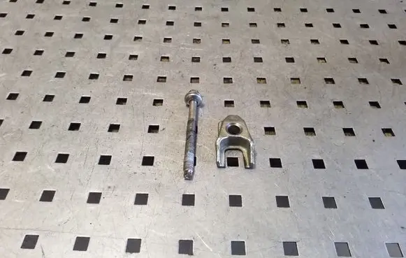 Nissan NV400 Fuel Injector clamp holder