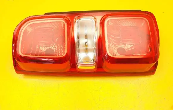 Peugeot Expert Rear/tail lights 9808243180 9808243182