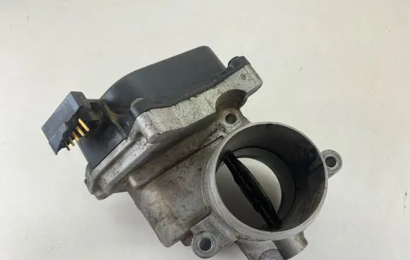 Volkswagen Golf VI Throttle valve 03L1280630 284205882