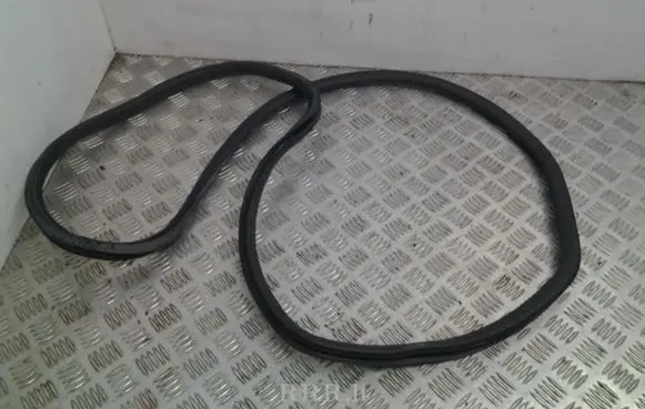 Audi RS4 Rear door rubber seal (on body) 8E9833721D