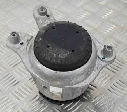 Mercedes-Benz C W205 Engine mount bracket A2132400500