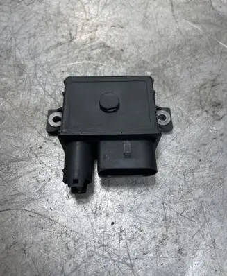 BMW 5 F10 F11 Glow plug pre-heat relay 780015604