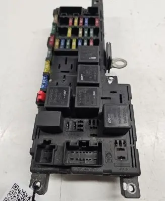 Volvo XC90 Fuse module 30728008 518829106