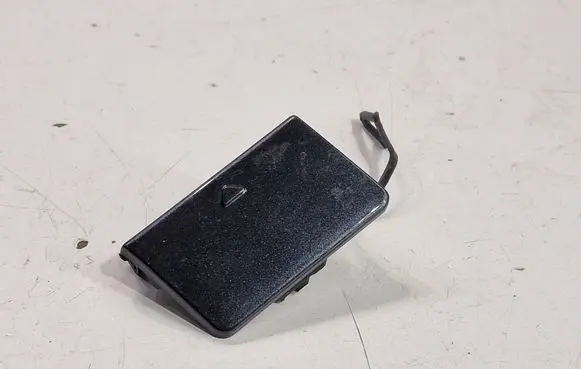 BMW 1 E81 E87 Front tow hook cap/cover 51127117623