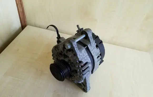 KIA Sportage Generator/alternator 373002A850