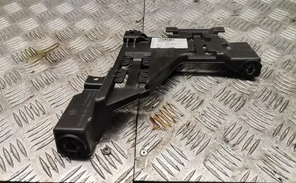 Audi Q5 SQ5 Headlight/headlamp mounting bracket 8r0941453